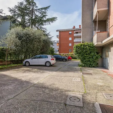 Apartman Elegant Apartment,