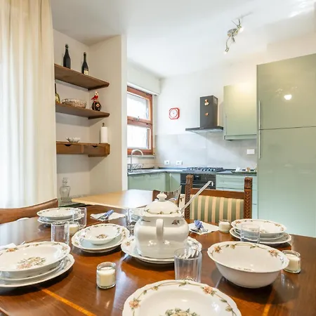 Elegant Apartment, *