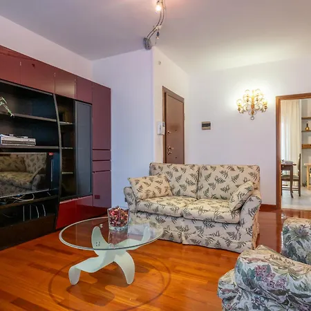 Lejlighed Elegant Apartment, Pisa