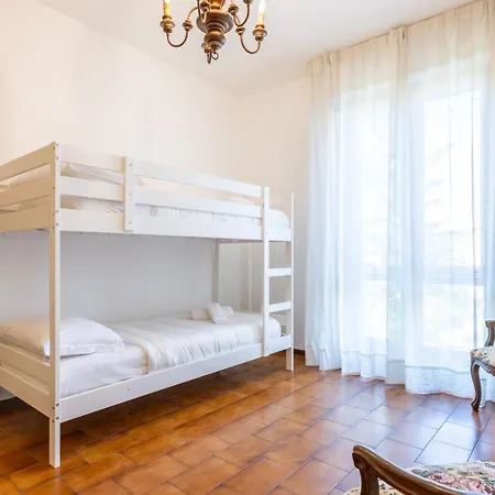 Apartment Elegant Apartment, Pisa