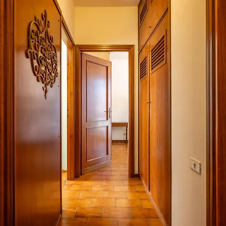 Elegant Apartment, Pisa